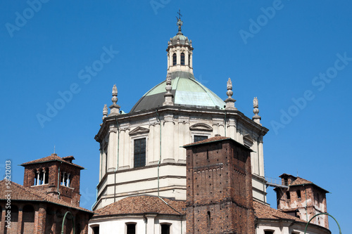 Photo: Milan - Basilica of San Lorenzo, dome on an octagonal drum Milan - Basilica of San Lorenzo, dome on an octagonal drum