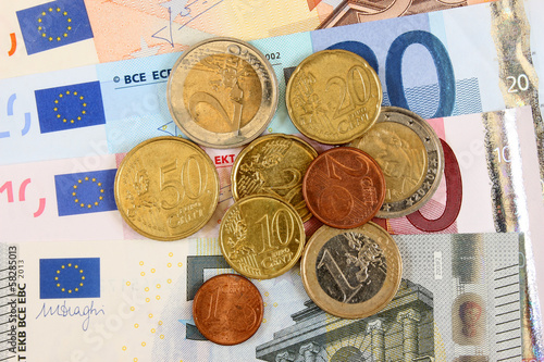 Photo: Pièces et billets européens Pièces et billets européens