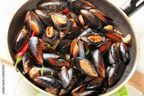 Photo: Steamed mussels Steamed mussels