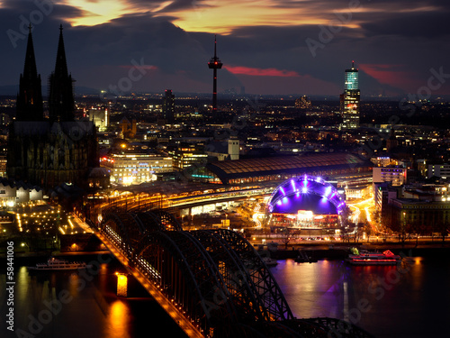 Photo: Oper und Kölner Dom bei Nacht Oper und Kölner Dom bei Nacht