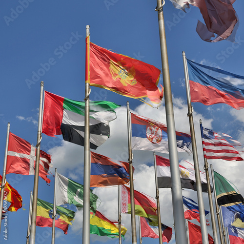 Photo: Flaggen der Welt - quatratischer Hintergrund Flaggen der Welt - quatratischer Hintergrund