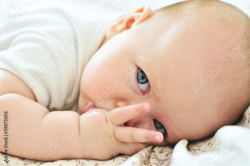 Photo: finger in mouth finger in mouth
