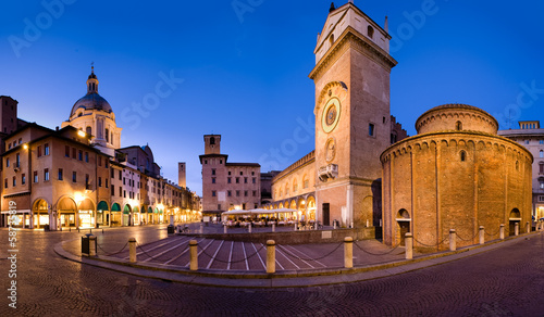 Photo: Mantova di Notte Mantova di Notte