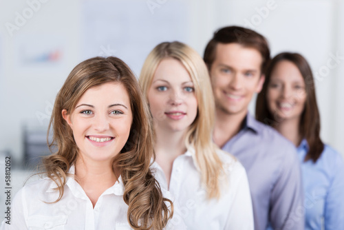 Photo: ein junges team im unternehmen ein junges team im unternehmen