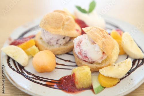 Photo: choux cream ice cream with fruits choux cream ice cream with fruits