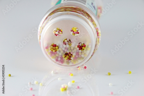 Photo: zuckerperlen in der dose zuckerperlen in der dose