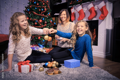 Photo: xmas girls xmas girls