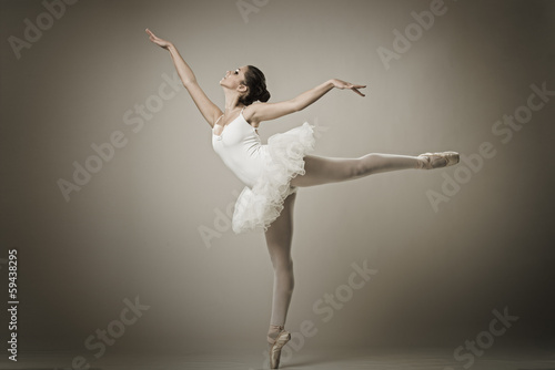  Portrait of the ballerina in ballet pose