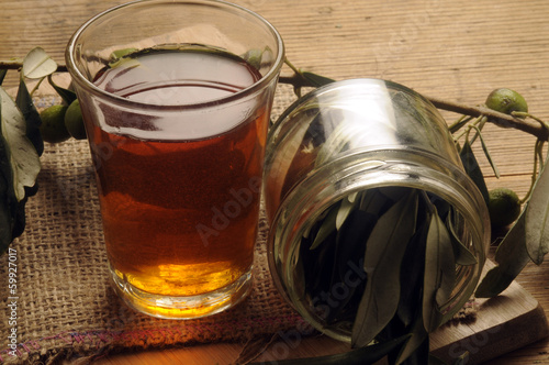 Photo: Infuso di foglie d'olivo Infuso di foglie d'olivo