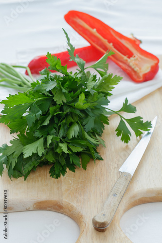 Photo: Glatte Petersilie und Paprika Glatte Petersilie und Paprika