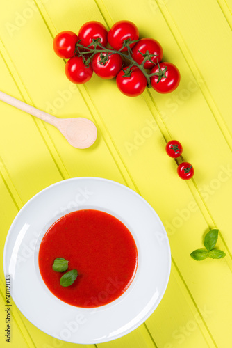 Photo: frische tomatensuppe mit basilikum frische tomatensuppe mit basilikum