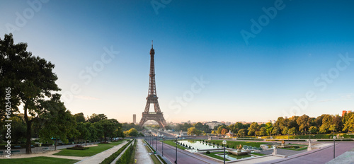 Photo: Pont Alexandre III & Hotel des Invalides, Paris Pont Alexandre III & Hotel des Invalides, Paris