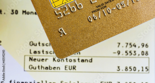 Photo: Kreditkarte und Kontoauszug Kreditkarte und Kontoauszug