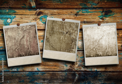 Photo: polaroid vintage sfondo legno polaroid vintage sfondo legno