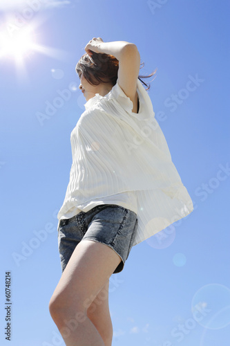 Photo: 太陽と女性 太陽と女性