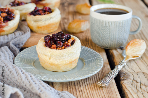 Photo: Puff pastry tarts with cranberries and walnuts Puff pastry tarts with cranberries and walnuts
