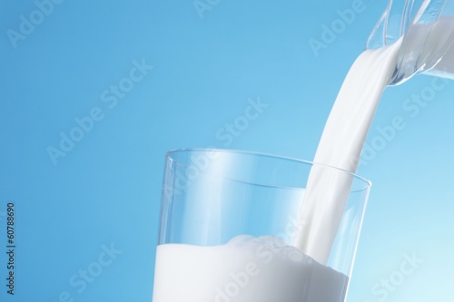 Photo: 牛乳を注ぐ 牛乳を注ぐ