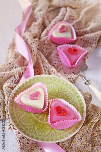 Photo: petit fours in herzform petit fours in herzform