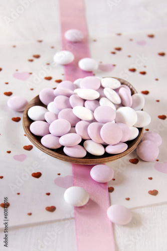 Photo: schokolinsen weiß und rosa schokolinsen weiß und rosa