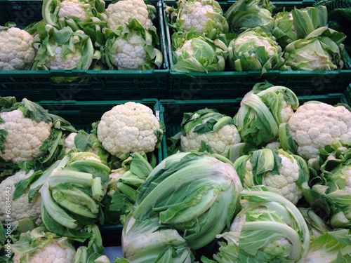 Instant Collection: Mostrador de fruteria con coliflor Mostrador de fruteria con coliflor