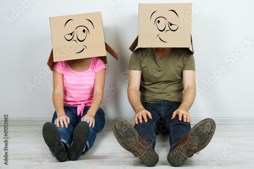 Photo: Couple with cardboard boxes Couple with cardboard boxes