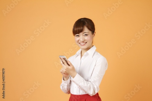 Photo: スマホを使う女性 スマホを使う女性