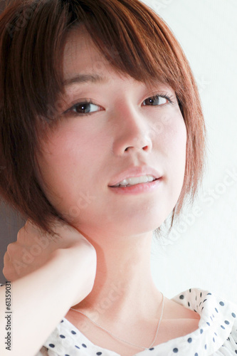 Photo: A young woman / Cosmetics image / Feeling and expression A young woman / Cosmetics image / Feeling and expression