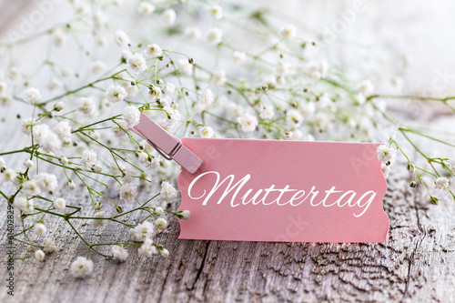 Photo: Kärtchen mit Aufschrift und Blumen Kärtchen mit Aufschrift und Blumen