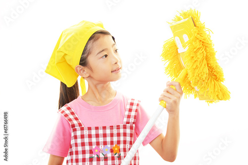 Photo: お手伝いをする女の子 お手伝いをする女の子