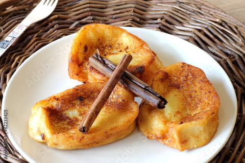 Photo: Torrijas. French toast. Pain perdu Torrijas. French toast. Pain perdu