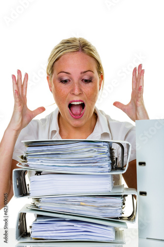 Photo: Frau im Büro mit Burnout Frau im Büro mit Burnout