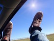 Füße aus Fenster Füße aus Fenster