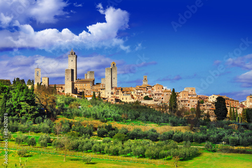 Photo: view of San Gimignano - medieval town of Toscana, Italy view of San Gimignano - medieval town of Toscana, Italy