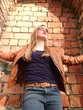 Teenager mit Blick nach oben Teenager mit Blick nach oben