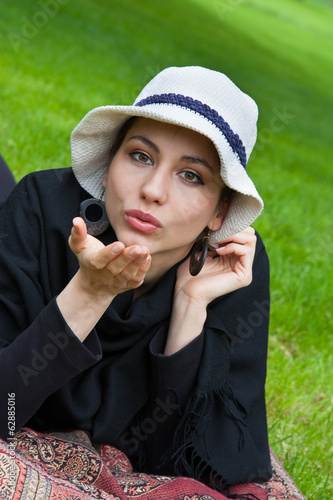 Photo: Ragazza manda un bacio Ragazza manda un bacio