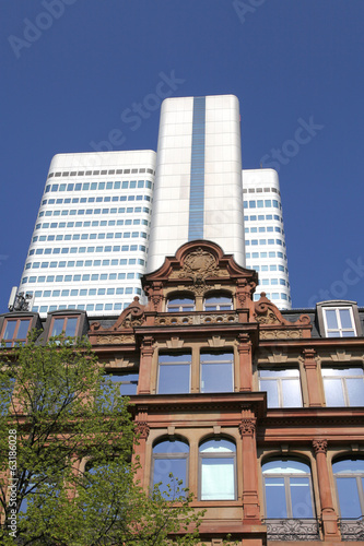 Photo: Gebäude - Gegenwart und Vergangenheit Gebäude - Gegenwart und Vergangenheit