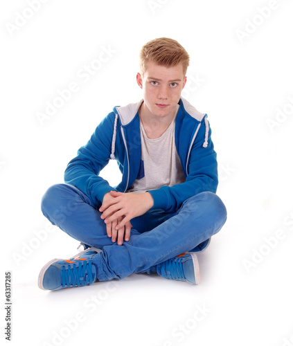 Photo: Teenager sitzend Teenager sitzend