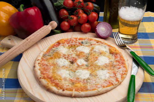 Photo: Pizza 4 formaggi Pizza 4 formaggi