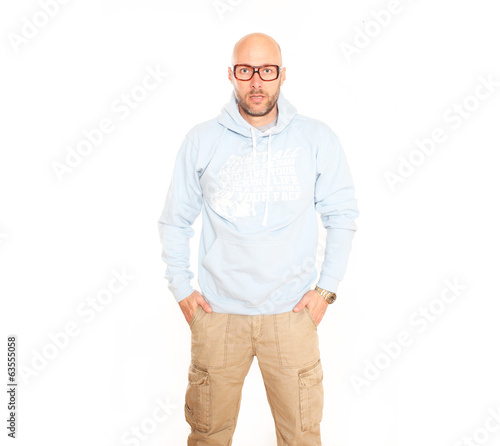 Photo: Mann mit Hoodie in Hellblau Mann mit Hoodie in Hellblau