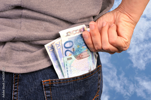 Photo: Billets de vingt euros en poche Billets de vingt euros en poche