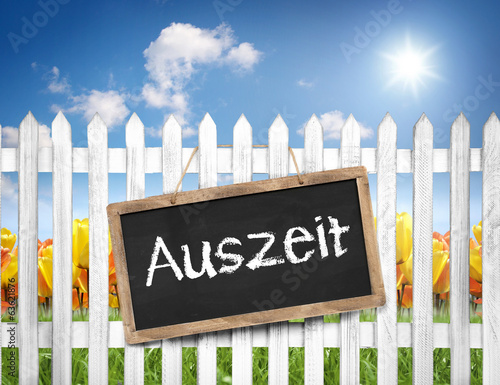 Photo: Tafel am Zaun mit Auszeit Tafel am Zaun mit Auszeit