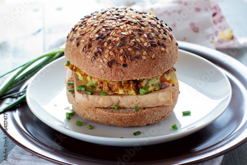 Photo: Vegetarian burgers with wholegrain buns, tofu and vegetables Vegetarian burgers with wholegrain buns, tofu and vegetables