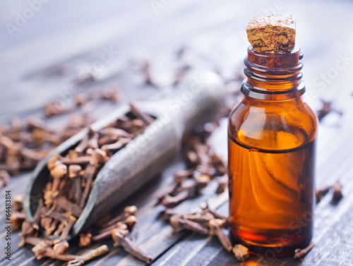 Photo: cloves and oil cloves and oil