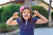 ragazza imita tigre ragazza imita tigre