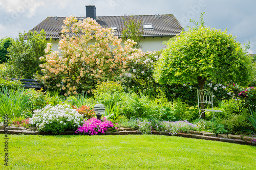 Photo: Schöner Garten im Sonnenlicht Schöner Garten im Sonnenlicht