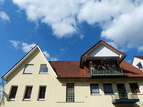 Photo: Wohnhaus mit spitzem Giebel und Balkons in Oerlinghausen Wohnhaus mit spitzem Giebel und Balkons in Oerlinghausen