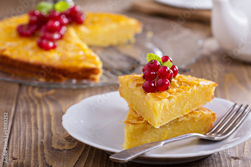 Photo: Cornmeal cake with berries Cornmeal cake with berries
