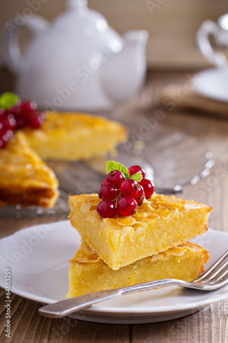 Photo: Cornmeal cake with berries Cornmeal cake with berries