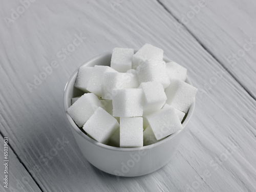Photo: Bowl of Sugar lumps Bowl of Sugar lumps
