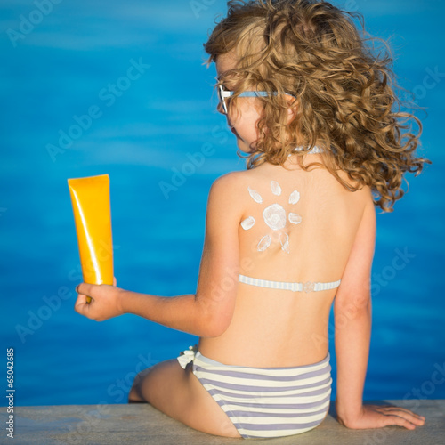 Photo: Sunscreen lotion drawing sun Sunscreen lotion drawing sun